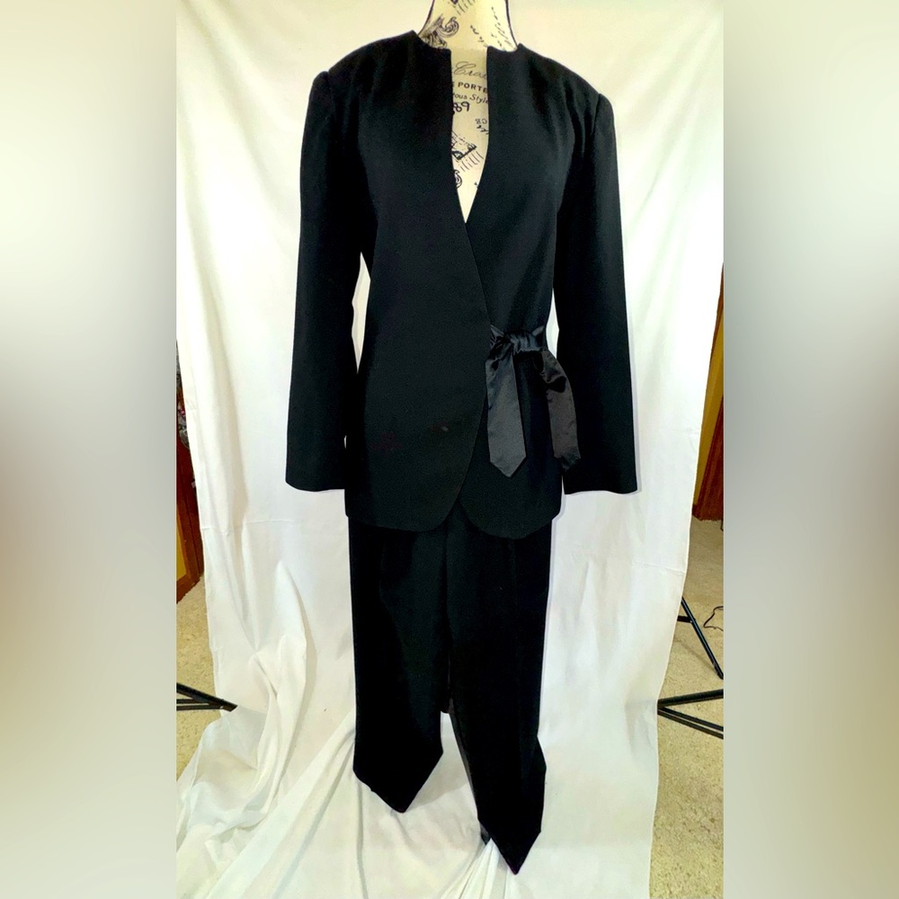 Gorgeous Barrie Pace Black Wool Pant Suit